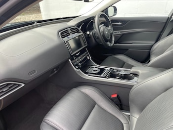 Used Jaguar XE 2016 for sale - 79178310: Photo