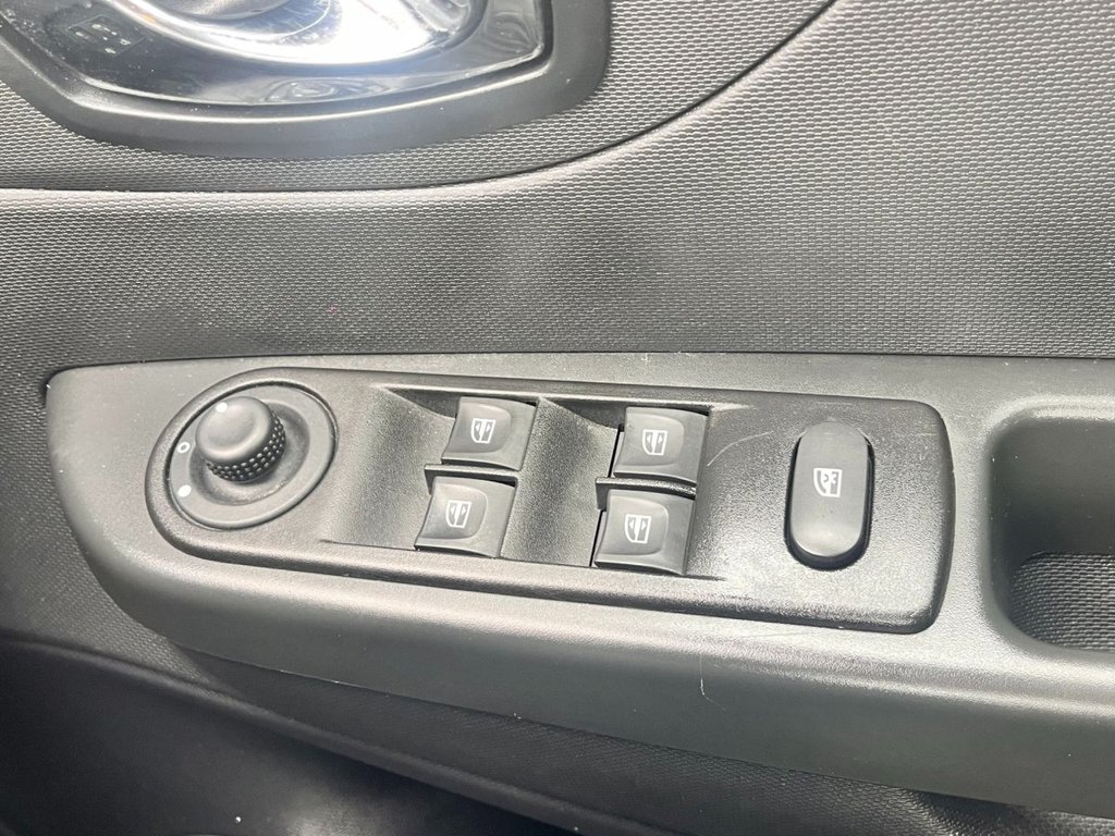 Used Renault Captur 2015 for sale - 76056805: Photo 20