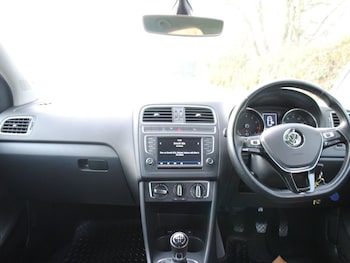 Used Volkswagen Polo 2017 for sale - 77477741: Photo