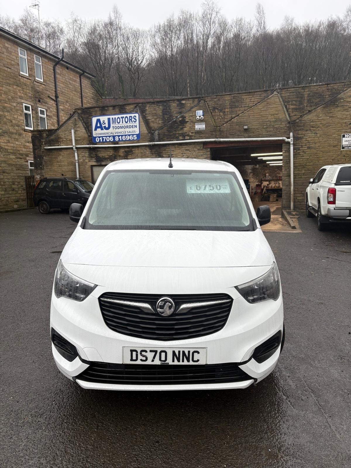 Used Vauxhall Combo 2020 for sale - 77460331: Photo 3