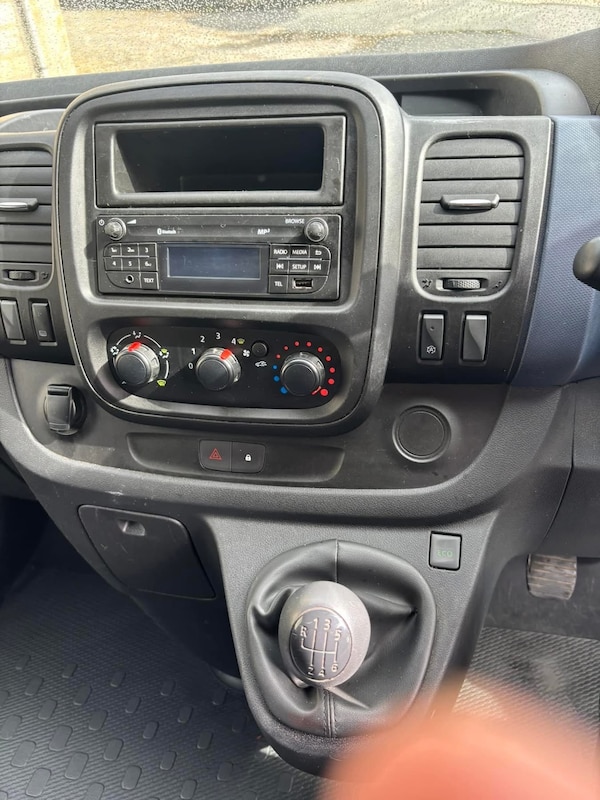 Used Vauxhall Vivaro 2018 for sale - 75975016: Photo 9