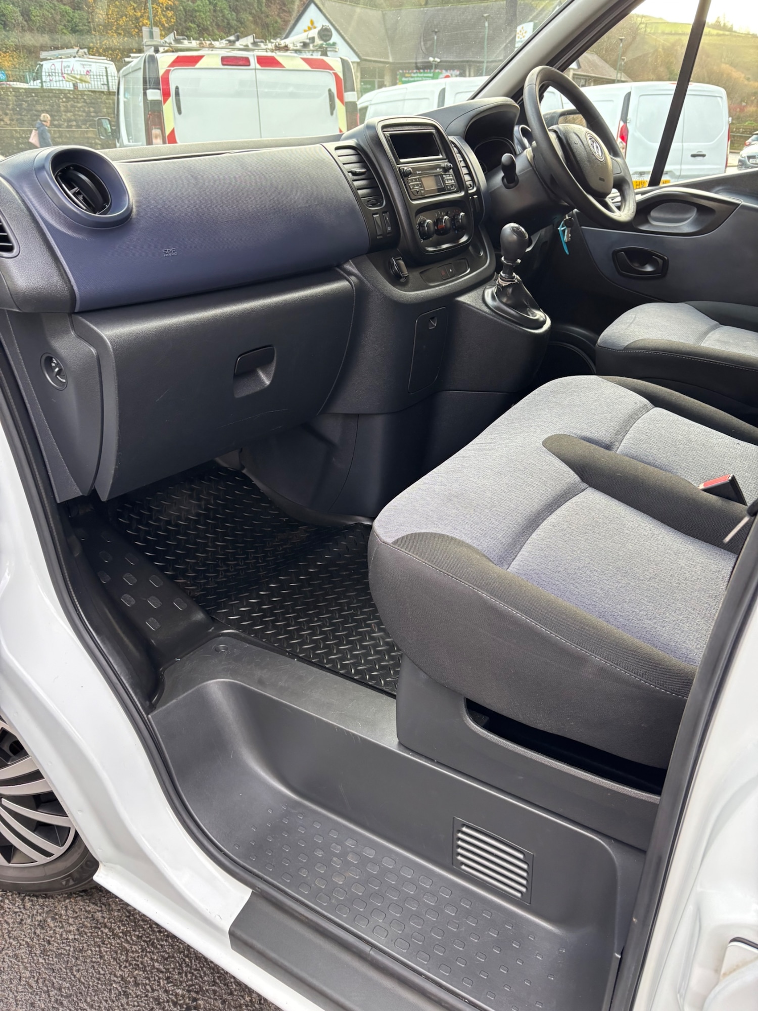 Used Vauxhall Vivaro 2017 for sale - 76863740: Photo 13