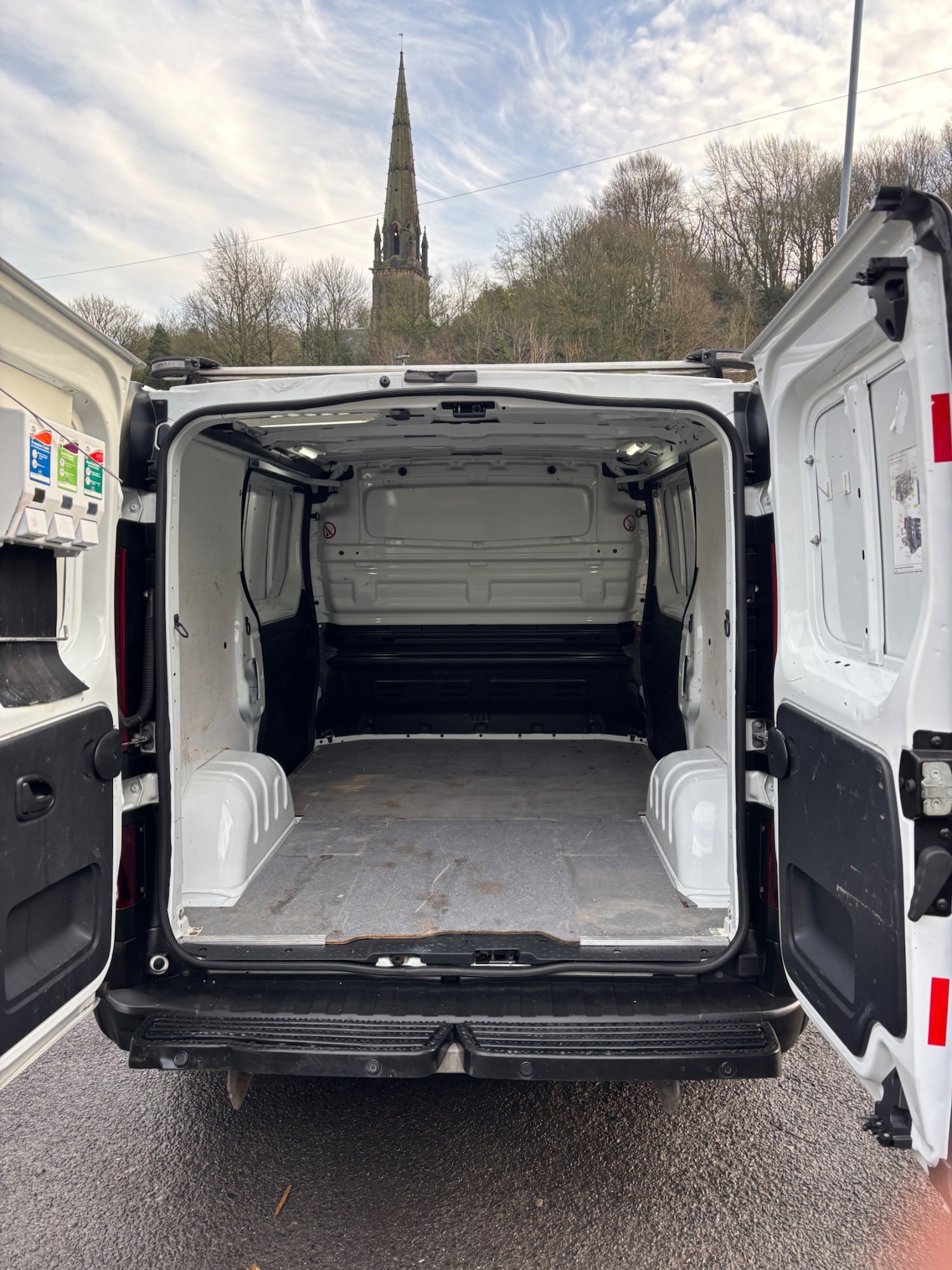 Used Vauxhall Vivaro 2017 for sale - 76863740: Photo 2