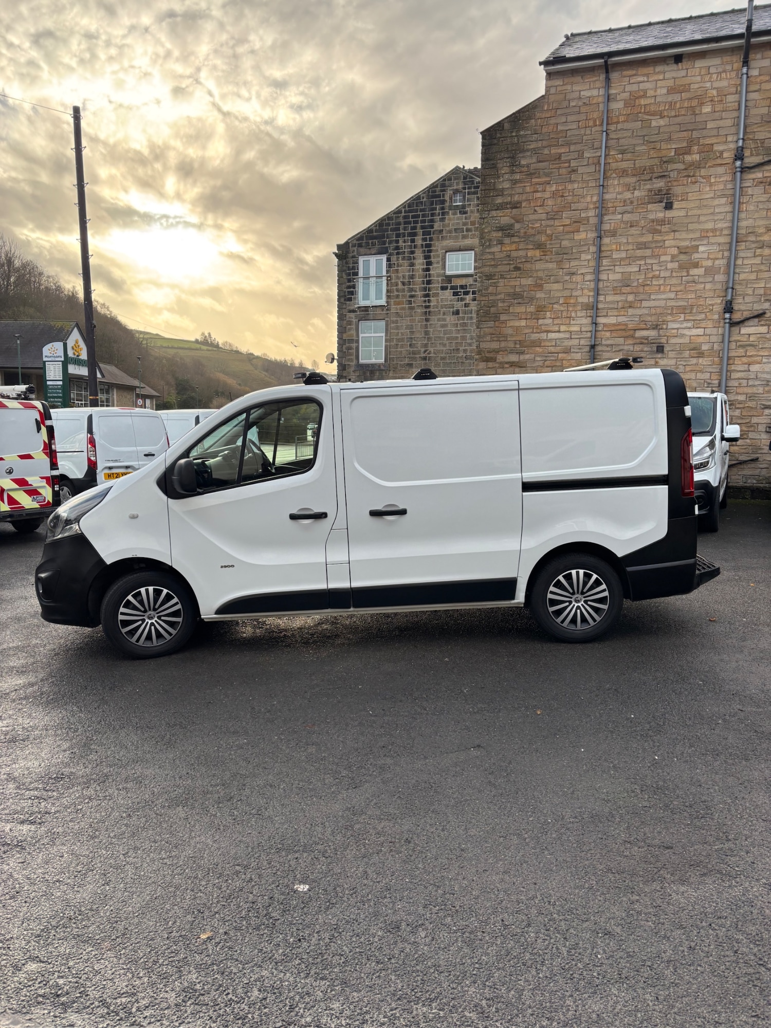 Used Vauxhall Vivaro 2017 for sale - 76863740: Photo 3