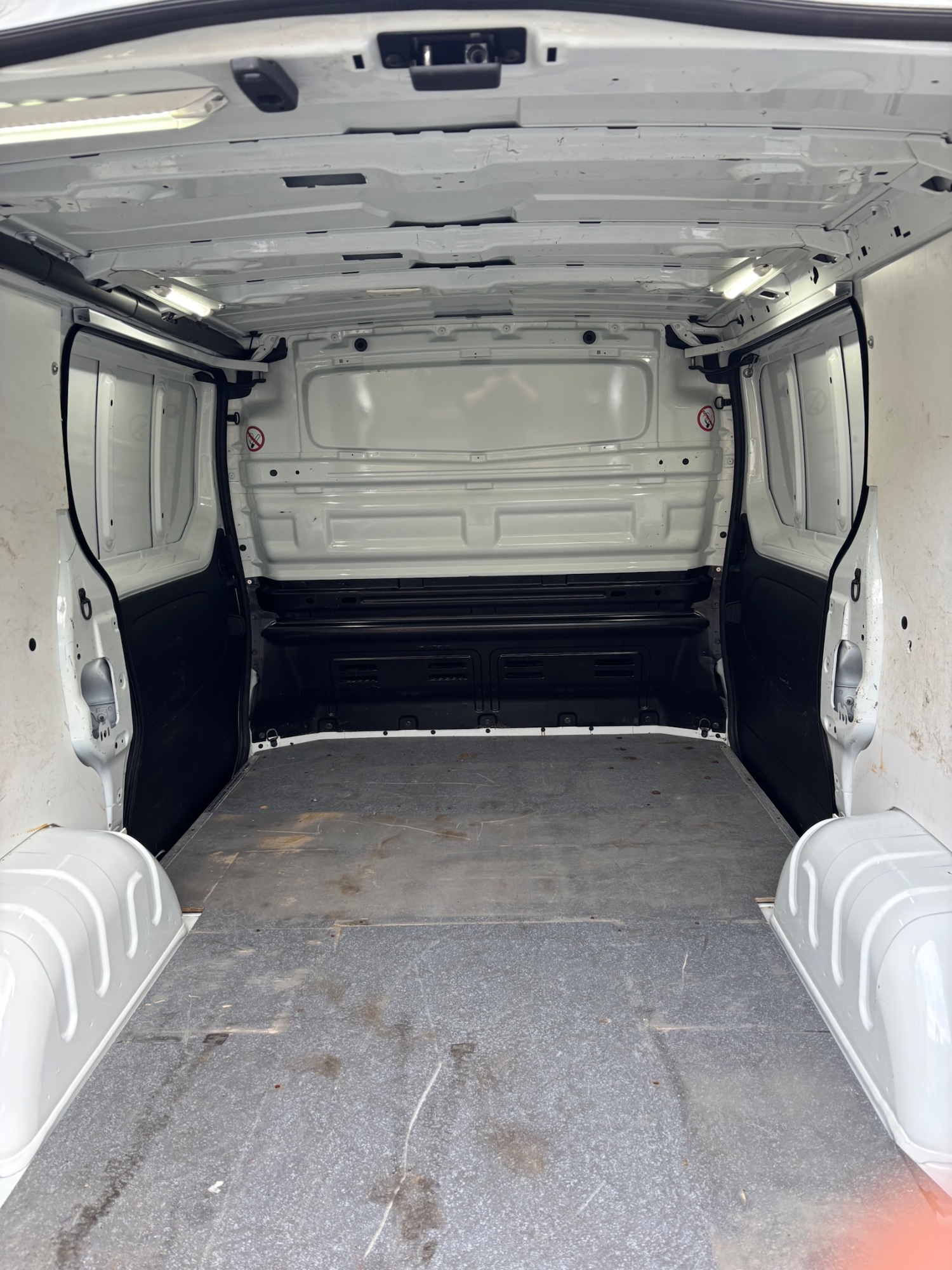 Used Vauxhall Vivaro 2017 for sale - 76863740: Photo 7