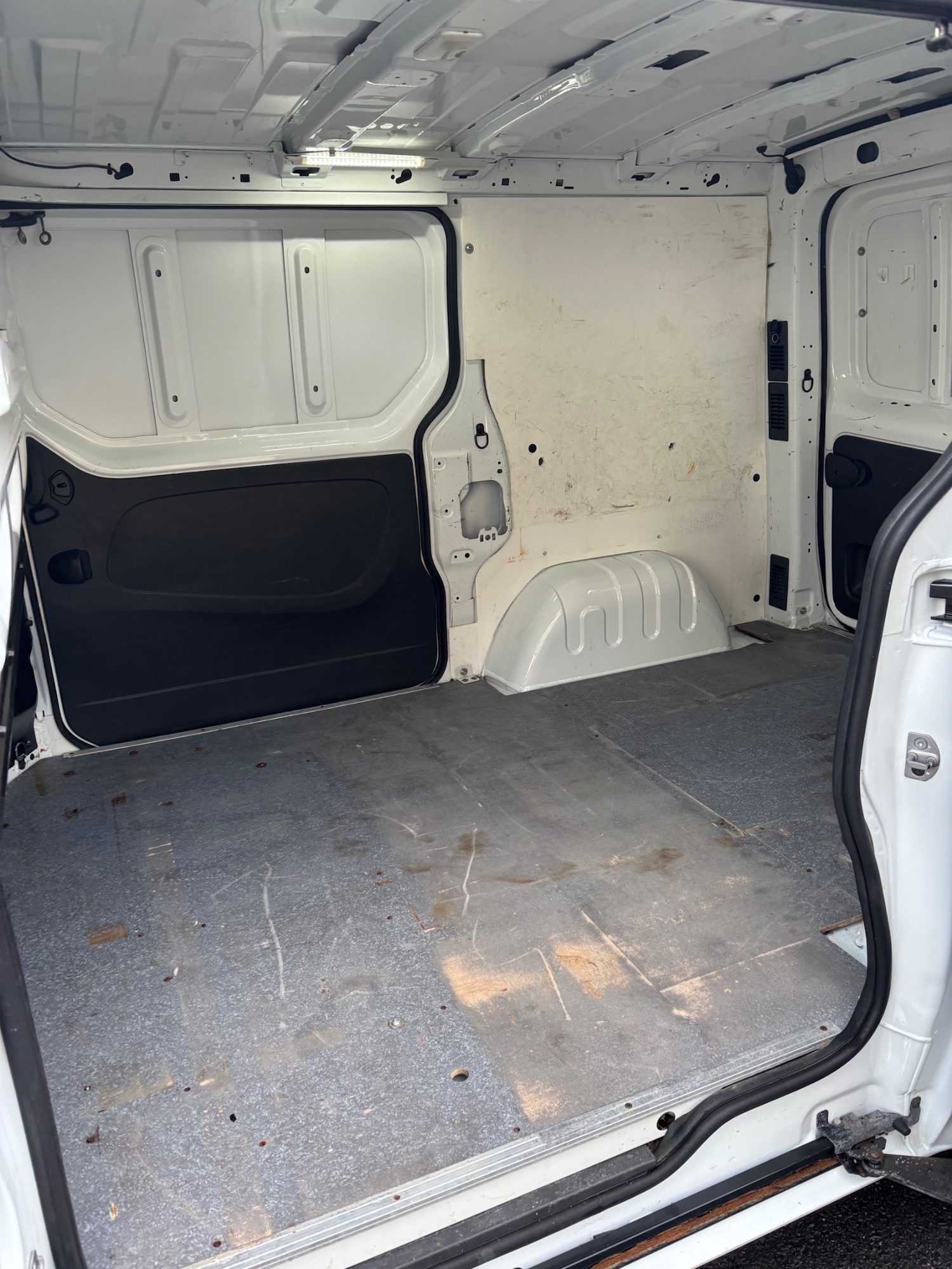 Used Vauxhall Vivaro 2017 for sale - 76863740: Photo 8