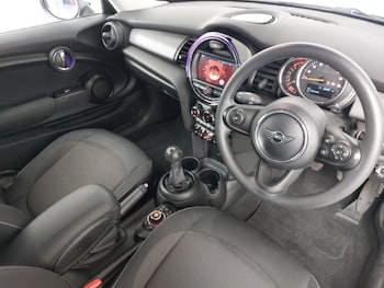Used MINI Hatch 2019 for sale - 76560607: Photo
