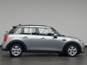 Used MINI Cooper 2023 for sale - 76166217: Photo 2