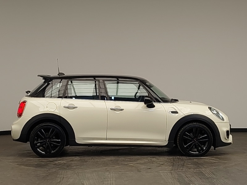 Used MINI Hatch 2019 for sale - 77815949: Photo 2