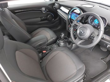 Used MINI Hatch 2023 for sale - 77150352: Photo