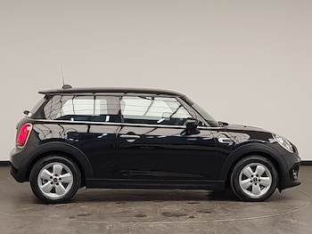 Used MINI Hatch 2019 for sale - 77057077: Photo
