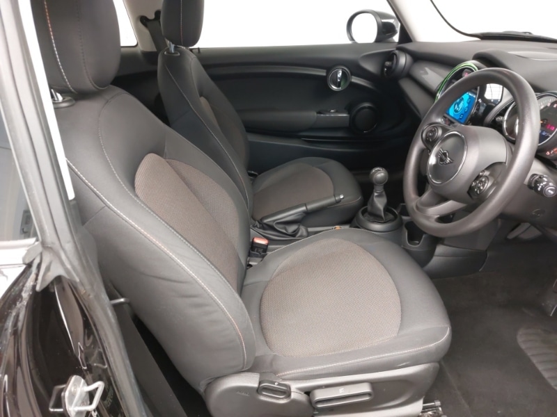 Used MINI Hatch 2019 for sale - 77057077: Photo 6