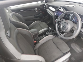 Used MINI Hatch 2023 for sale - 77433758: Photo