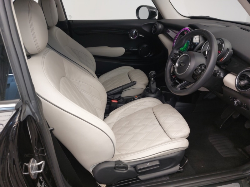 Used MINI Cooper 2019 for sale - 76602552: Photo 6