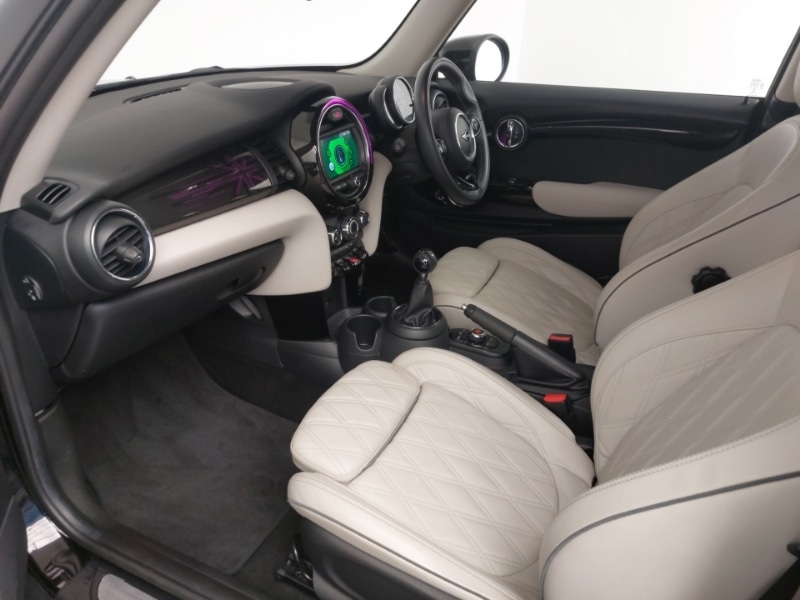 Used MINI Cooper 2019 for sale - 76602552: Photo 7