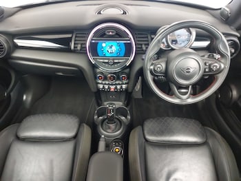 Used MINI Hatch 2019 for sale - 76713589: Photo