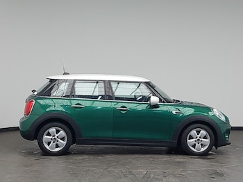 Used MINI Hatch 2019 for sale - 76970650: Photo