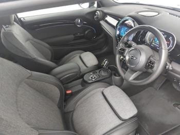 Used MINI Hatch 2022 for sale - 76975017: Photo