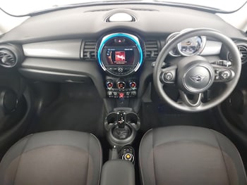 Used MINI Cooper 2019 for sale - 76800152: Photo