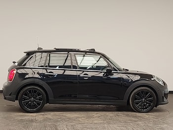 Used MINI Hatch 2021 for sale - 77126704: Photo