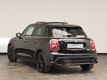 Used MINI Hatch 2021 for sale - 77126704: Photo