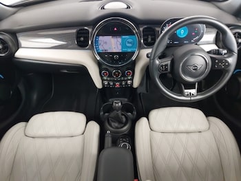 Used MINI Hatch 2021 for sale - 77126704: Photo