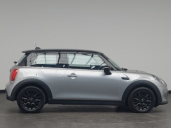 Used MINI Hatch 2023 for sale - 76880372: Photo