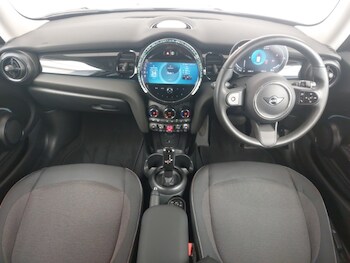 Used MINI Hatch 2023 for sale - 76880372: Photo