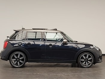 Used MINI Hatch 2022 for sale - 76383926: Photo