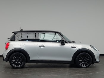 Used MINI Hatch 2021 for sale - 75976935: Photo