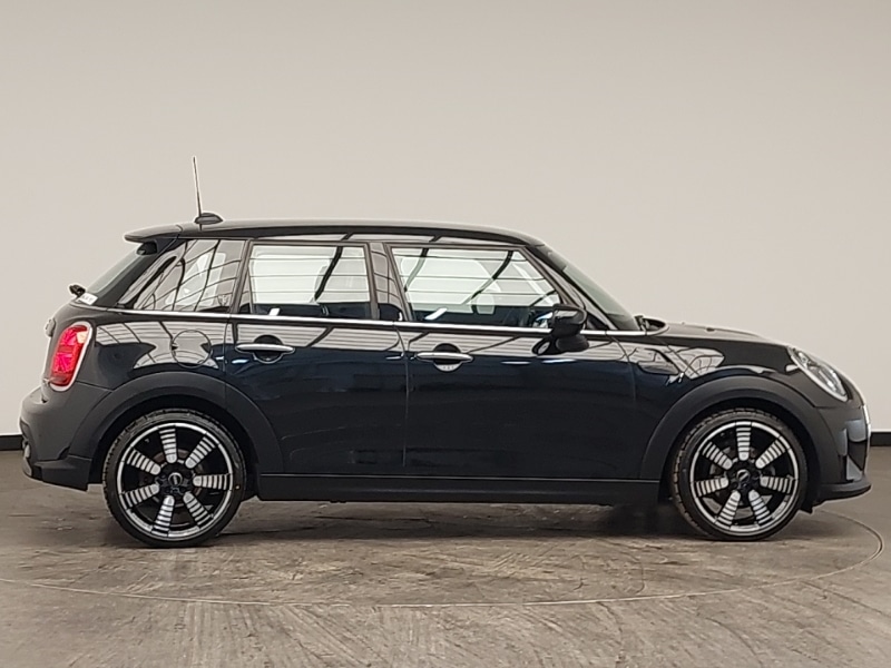 Used MINI Hatch 2022 for sale - 77548860: Photo 2