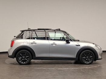 Used MINI Hatch 2023 for sale - 79243361: Photo