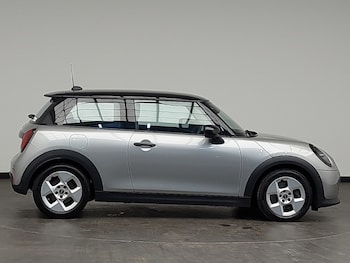 Used MINI Cooper 2024 for sale - 76418957: Photo