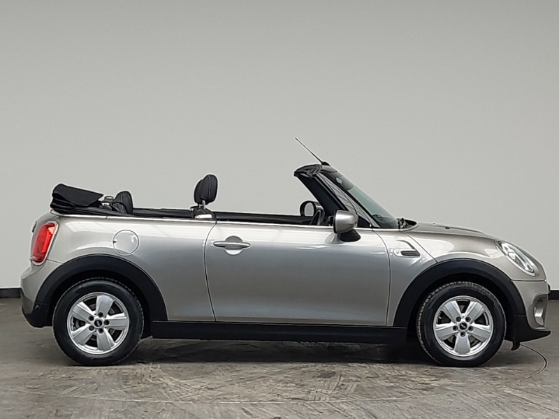 Used MINI Convertible 2019 for sale - 77090352: Photo 2