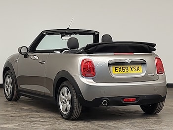 Used MINI Convertible 2019 for sale - 77090352: Photo