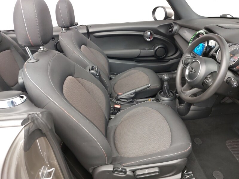 Used MINI Convertible 2019 for sale - 77090352: Photo 6