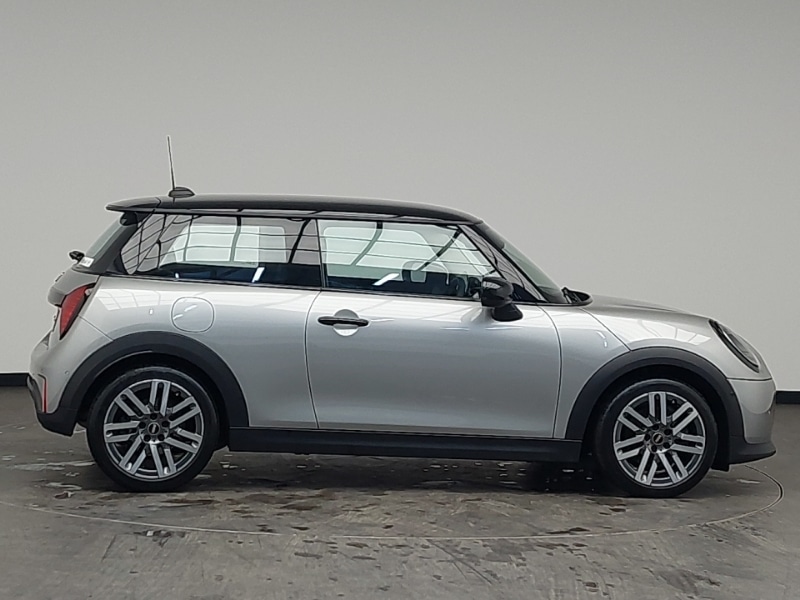 Used MINI Cooper 2024 for sale - 76779976: Photo 2