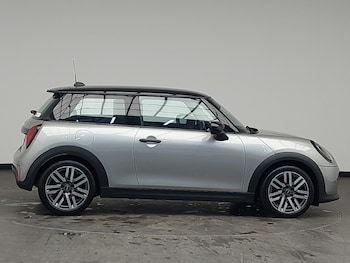 Used MINI Cooper 2024 for sale - 76779976: Photo