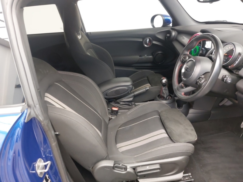 Used MINI Hatch 2019 for sale - 77987879: Photo 6