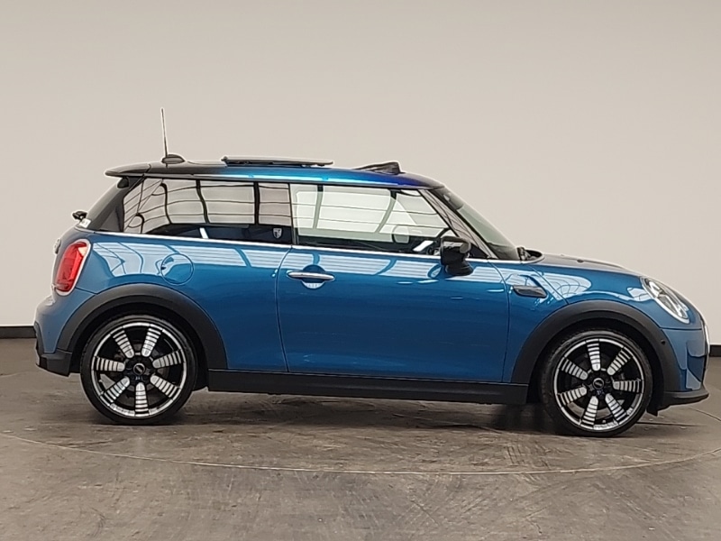 Used MINI Hatch 2022 for sale - 77987860: Photo 2