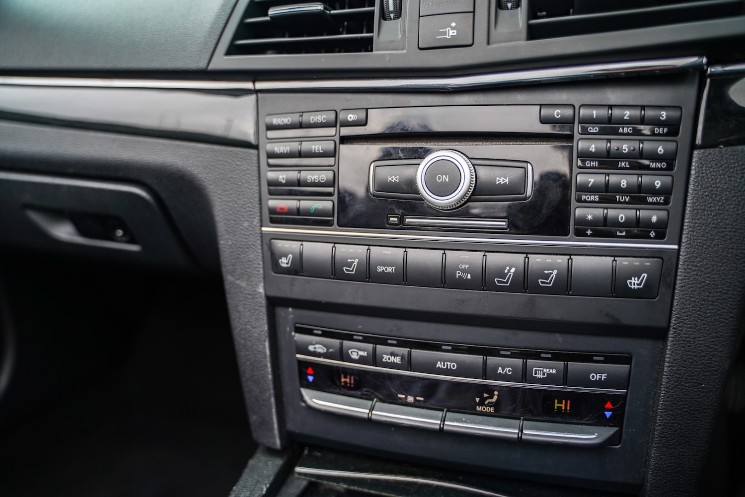 Used Mercedes-Benz E Class 2011 for sale - 76275928: Photo 20