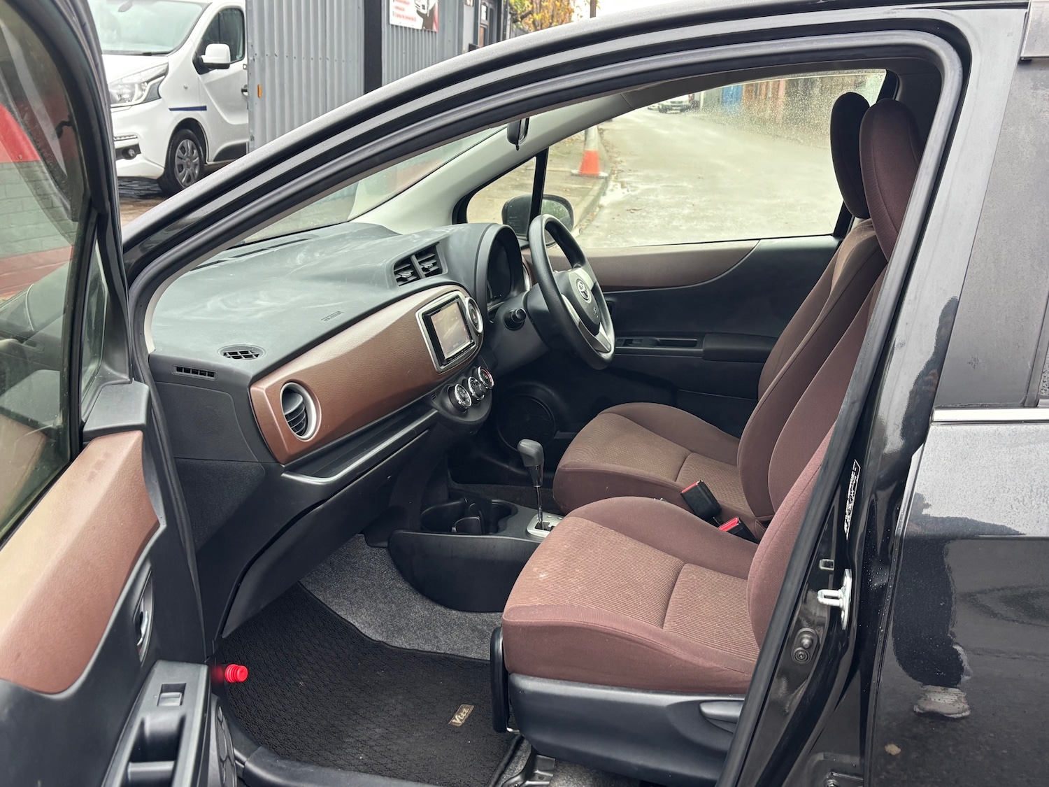 Used Toyota Vitz 2014 for sale - 76589746: Photo 16