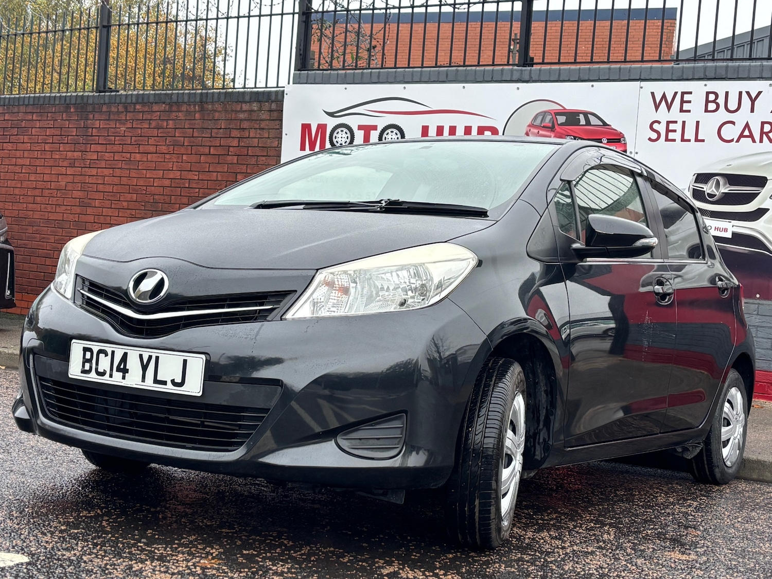 Used Toyota Vitz 2014 for sale - 76589746: Photo 3