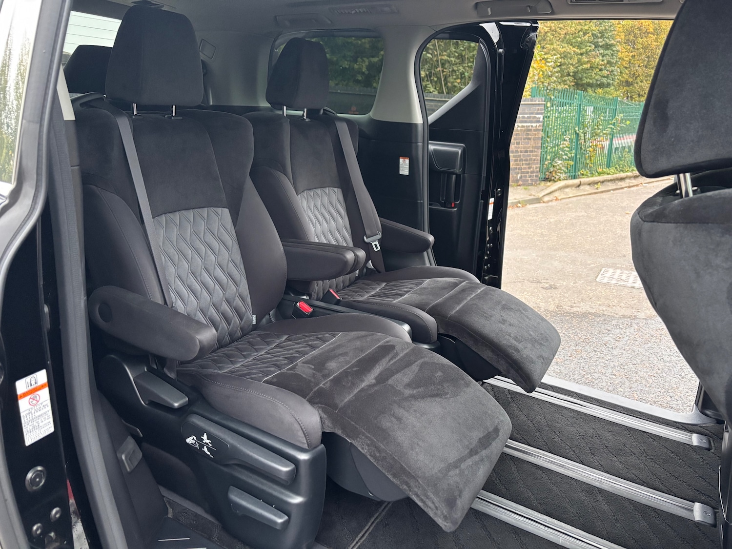 Used Toyota Alphard 2025 for sale - 77240731: Photo 12