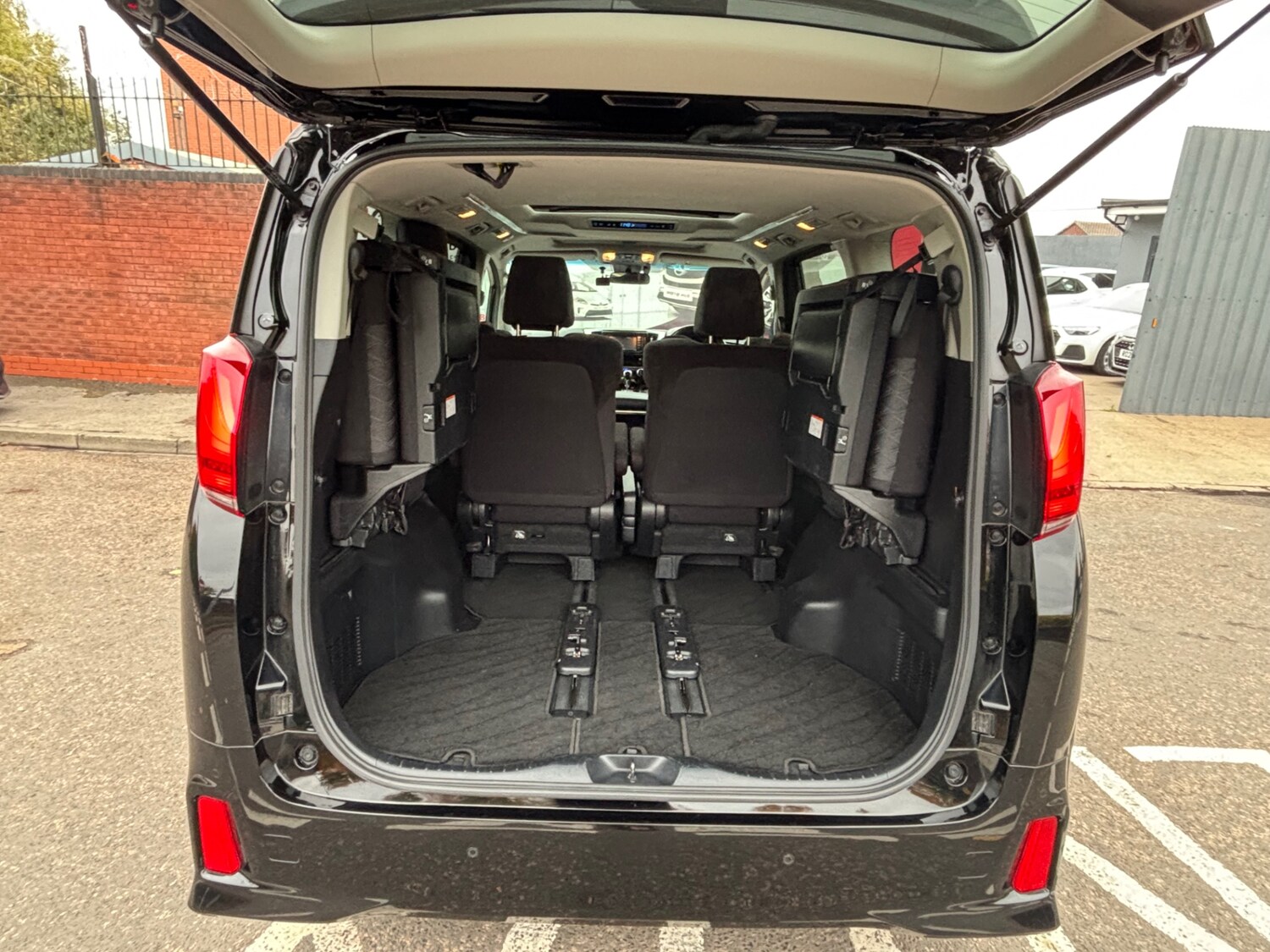 Used Toyota Alphard 2025 for sale - 77240731: Photo 6