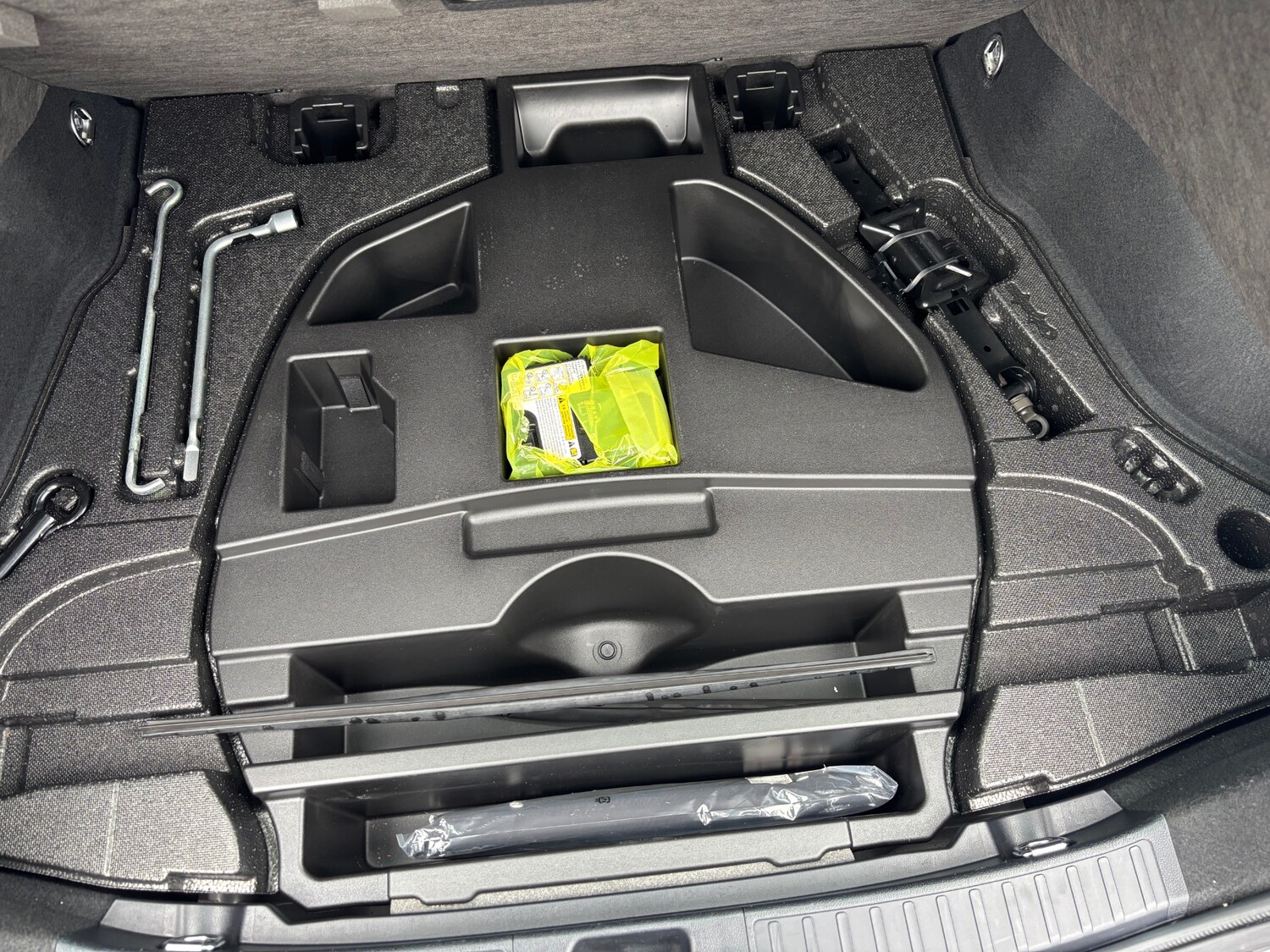 Used Toyota Prius 2025 for sale - 75713198: Photo 12