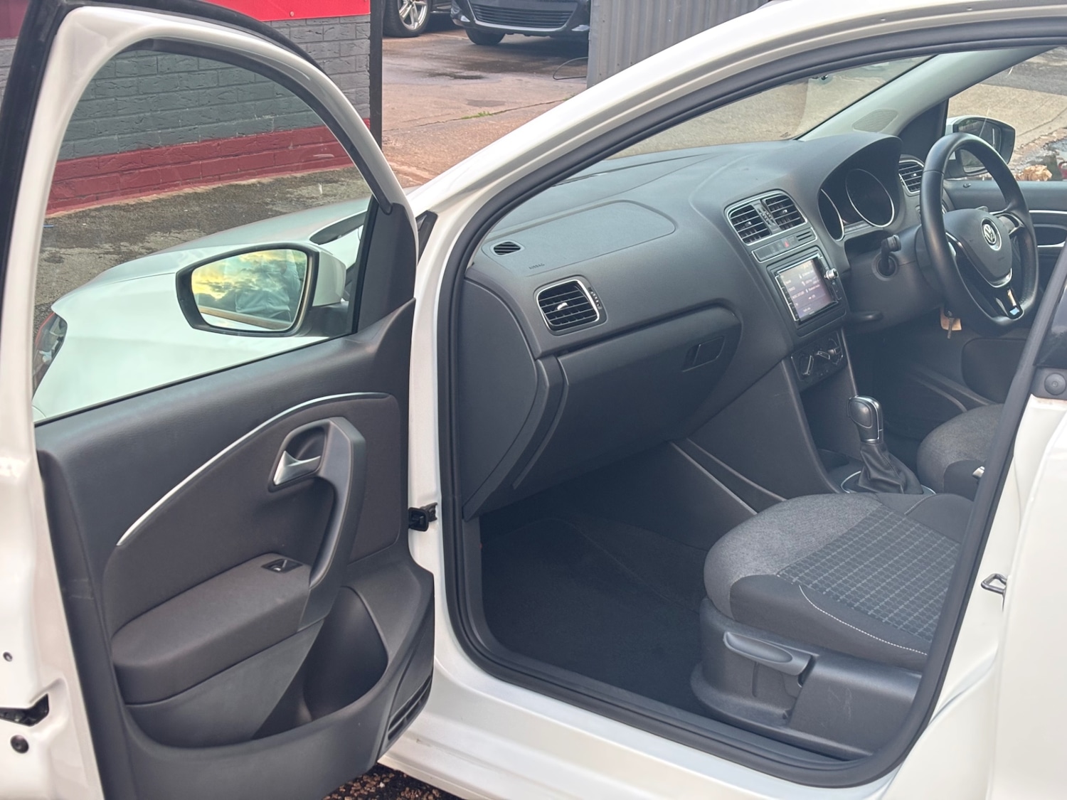 Used Volkswagen Polo for sale - 76275225: Photo 11