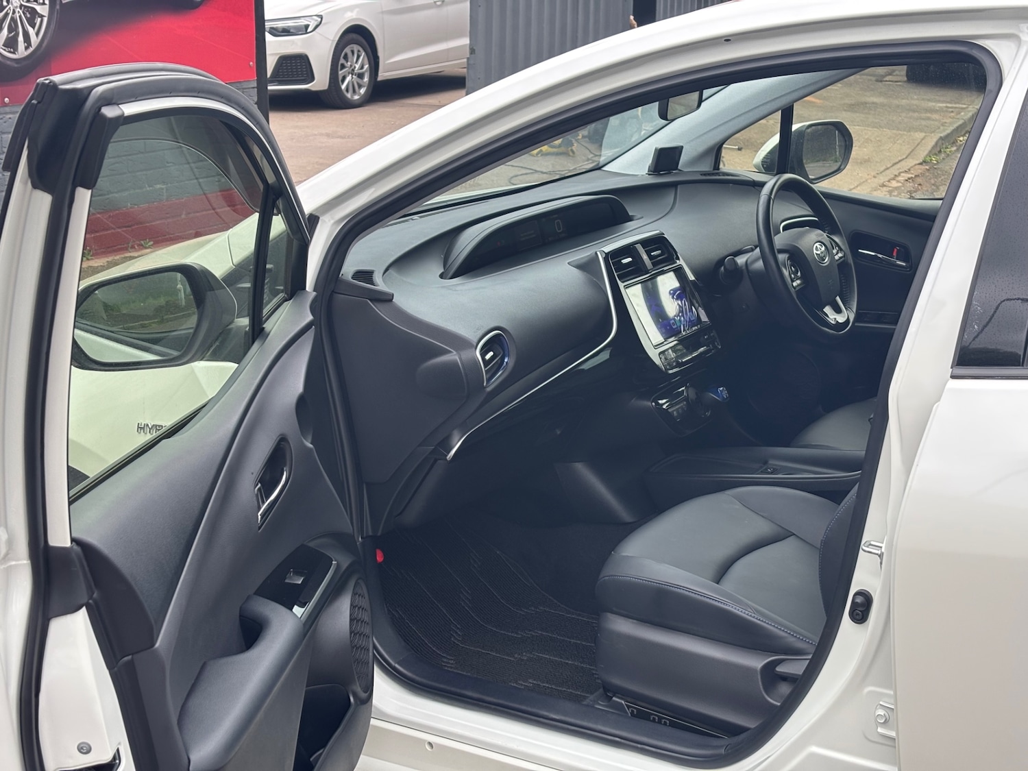 Used Toyota Prius 2025 for sale - 75713206: Photo 24