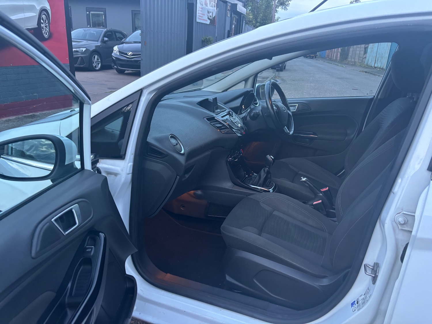 Used Ford Fiesta 2015 for sale - 76196384: Photo 8