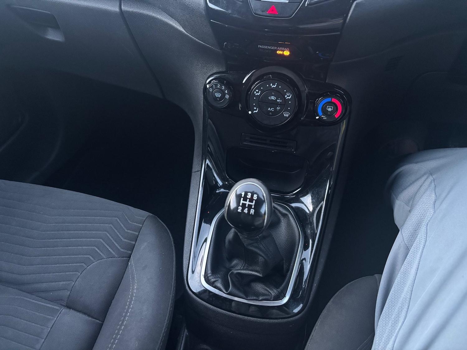 Used Ford Fiesta 2015 for sale - 76196384: Photo 9